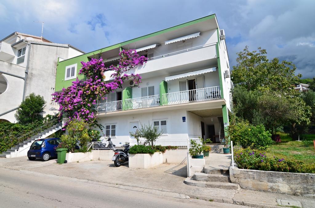 Apartments Sonja Tucepi Exterior photo